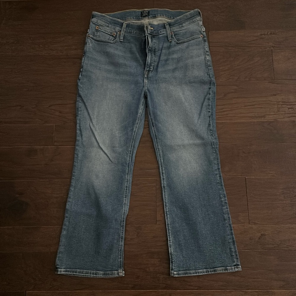 J Crew MidRise Flare Crop - Sz 32